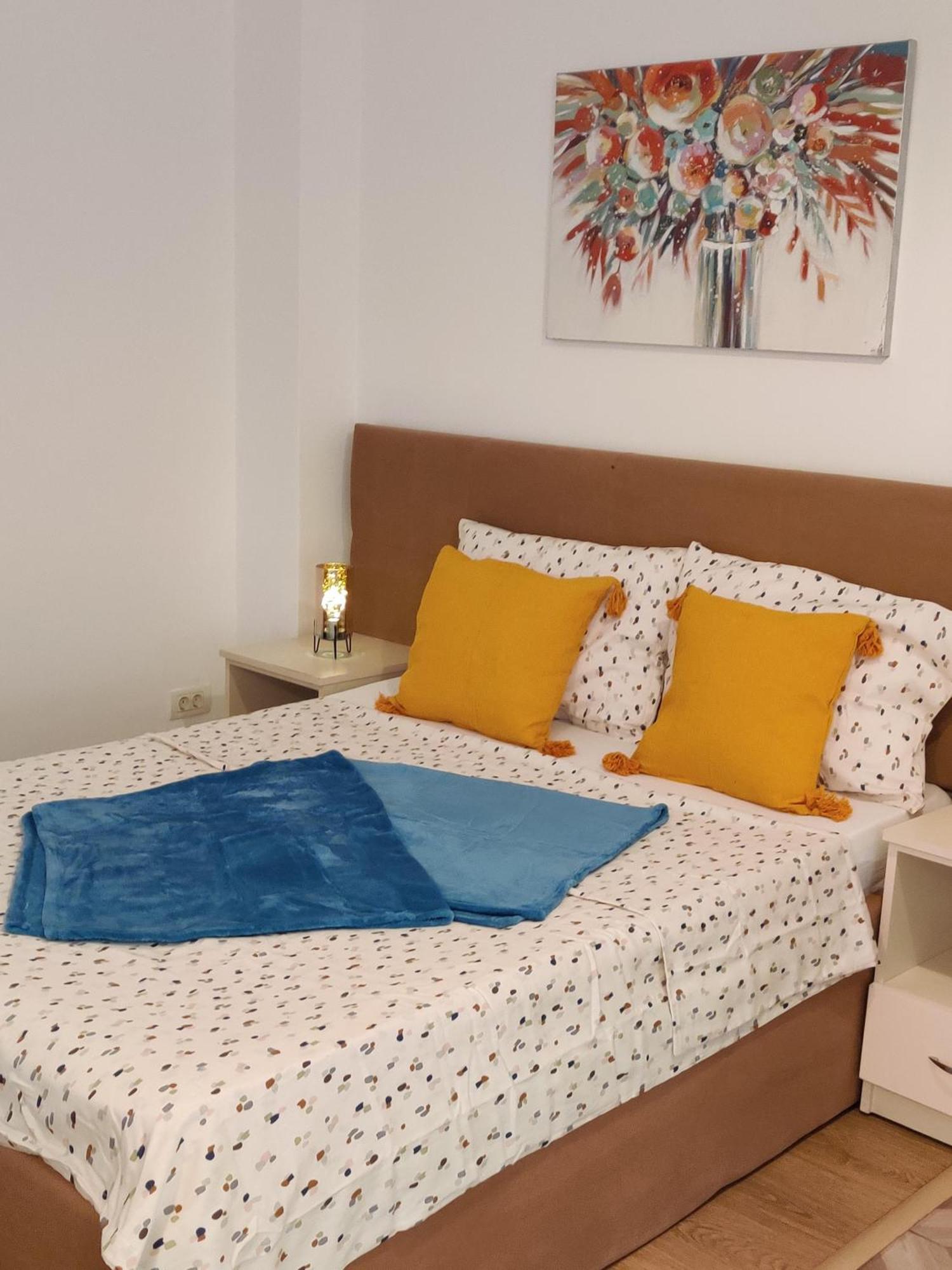 Studio Deluxe Uniri Bukares Bagian luar foto