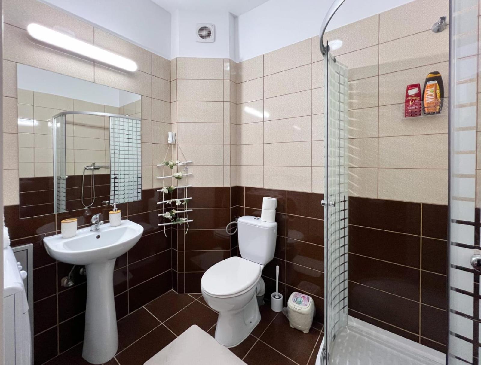 Studio Deluxe Uniri Bukares Bagian luar foto